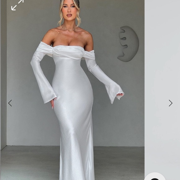 White Off-Shoulder Bell Sleeve Bodycon Dress - Picture 1 of 5